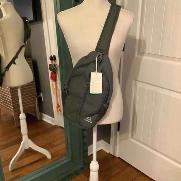 Stylish Waterfly Sling Backpack - Versatile Gray Design - Picture 3 of 5